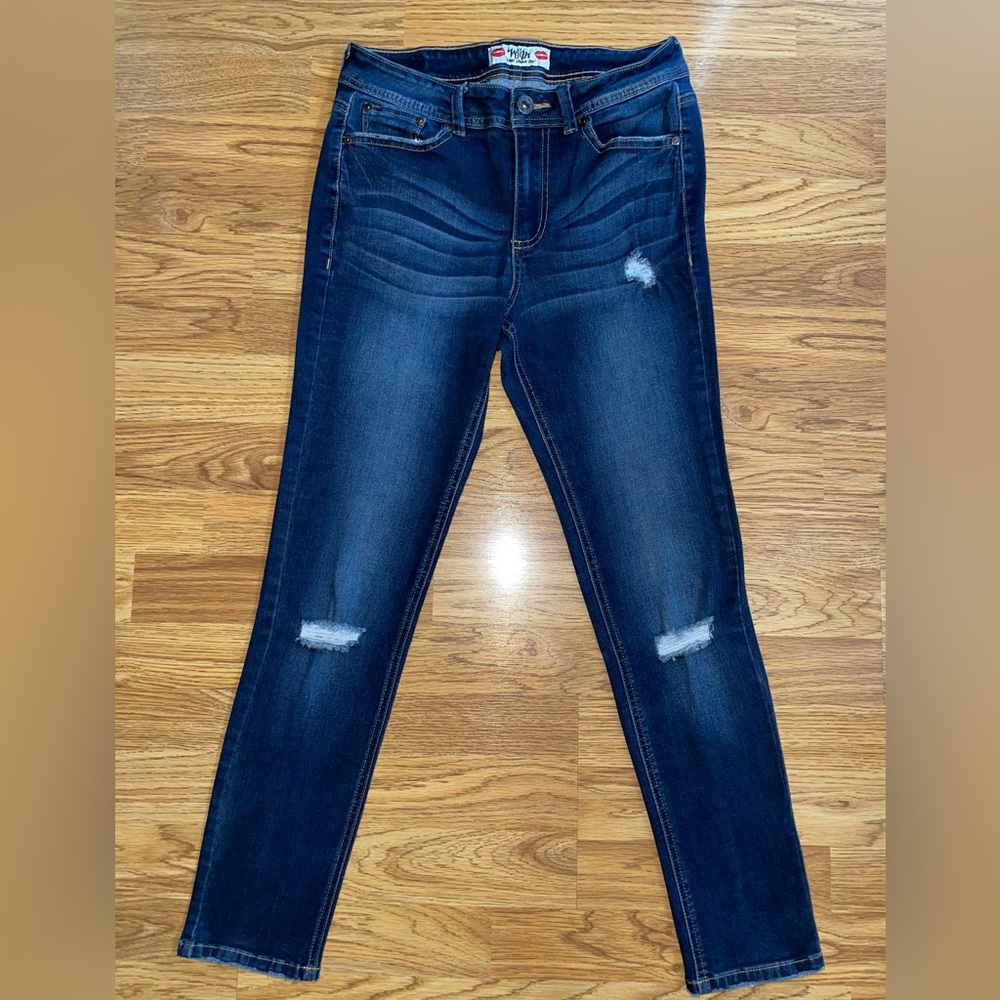 WAM What About Me Skinny Jeans Women’s 11/12 Distressed Holes Dark Wash EUC